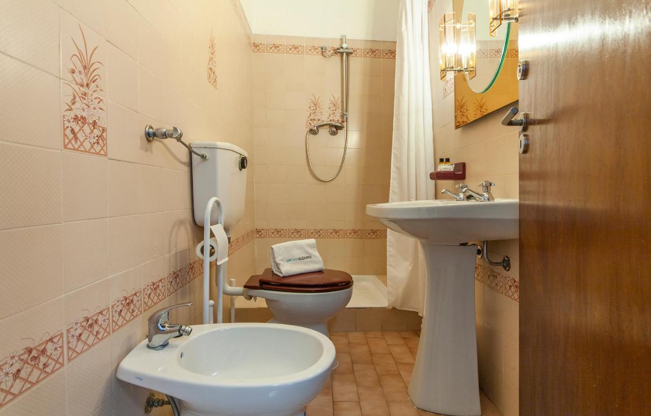 לאגוּ‏ש O - Sao Goncalo Central Guesthouse מראה חיצוני תמונה
