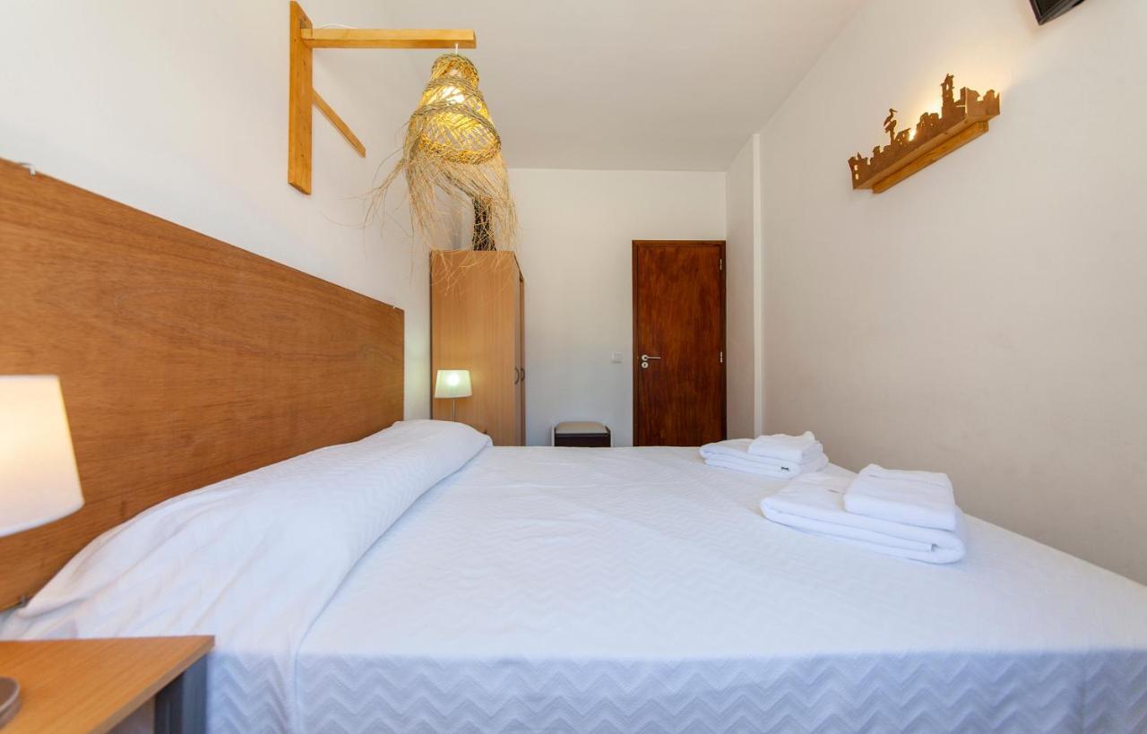 לאגוּ‏ש O - Sao Goncalo Central Guesthouse מראה חיצוני תמונה